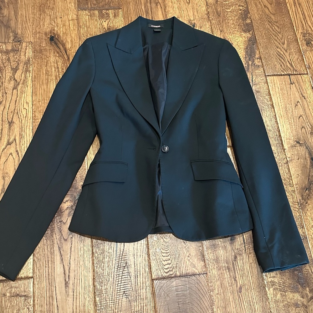 Express Black Blazer. light weight wool short suit coat size 0